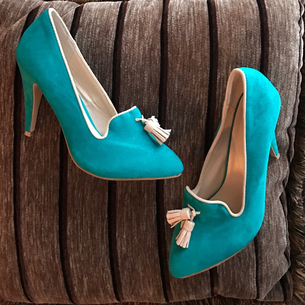 Turquoise boho Tassel Shoe Dazzle heels